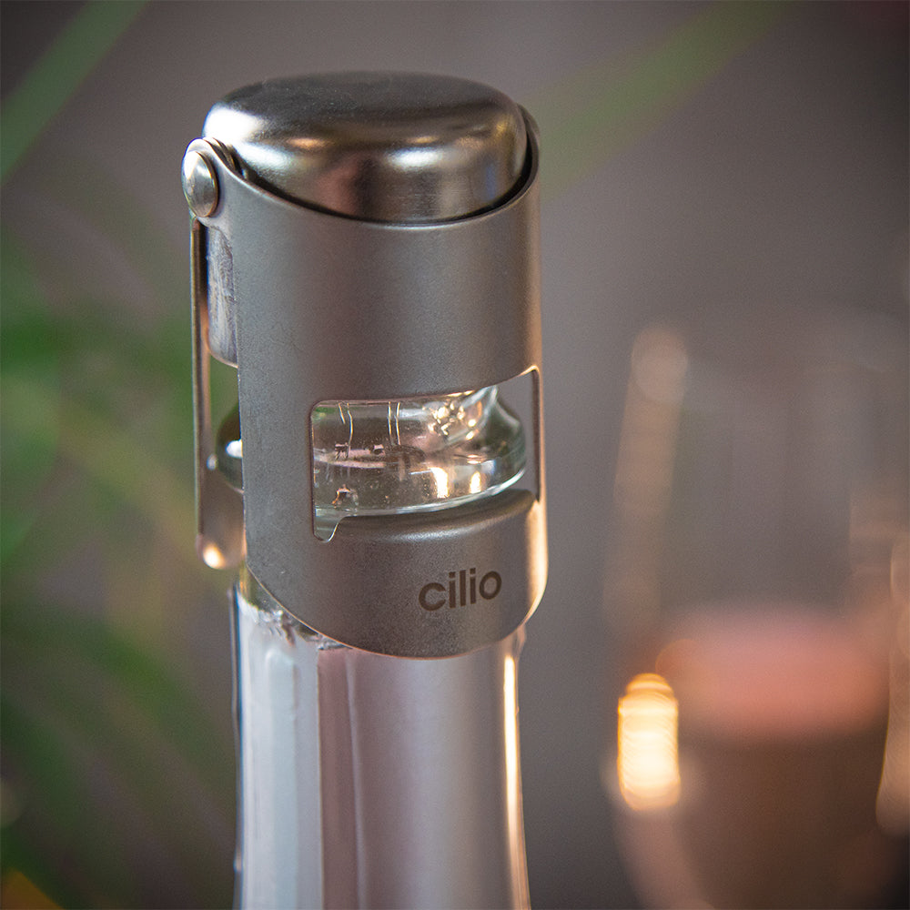 Champagneproppen fra Cilio er lavet i mat staal.