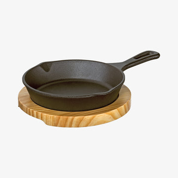 Rund serveringspande med træplade