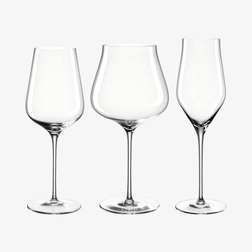 Fint saet med tolv glas, champagneglas, hvidvinglas og roedvinglas
